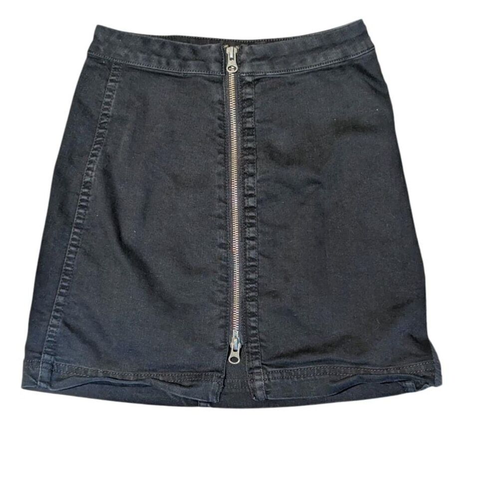 Free People Black Denim Mini Skirt Full Front Zip A-Line Skirt Size 0 Edgy